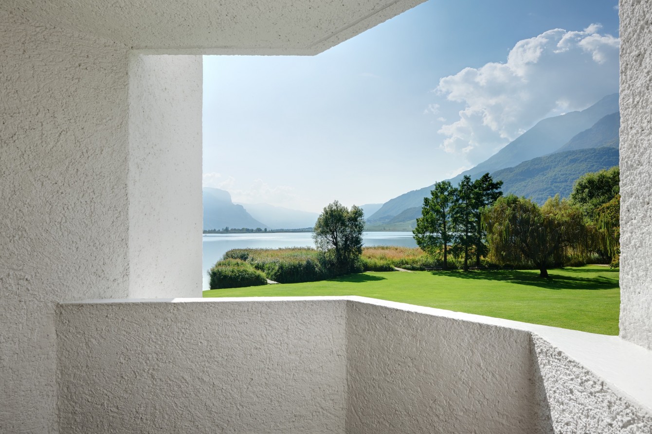 Einzigartige Aussicht auf den Kalterer See, Panorama am Kalterer See, best View am Kalterer See in Südtirol, Zimmerausblick, Seehotel Ambach