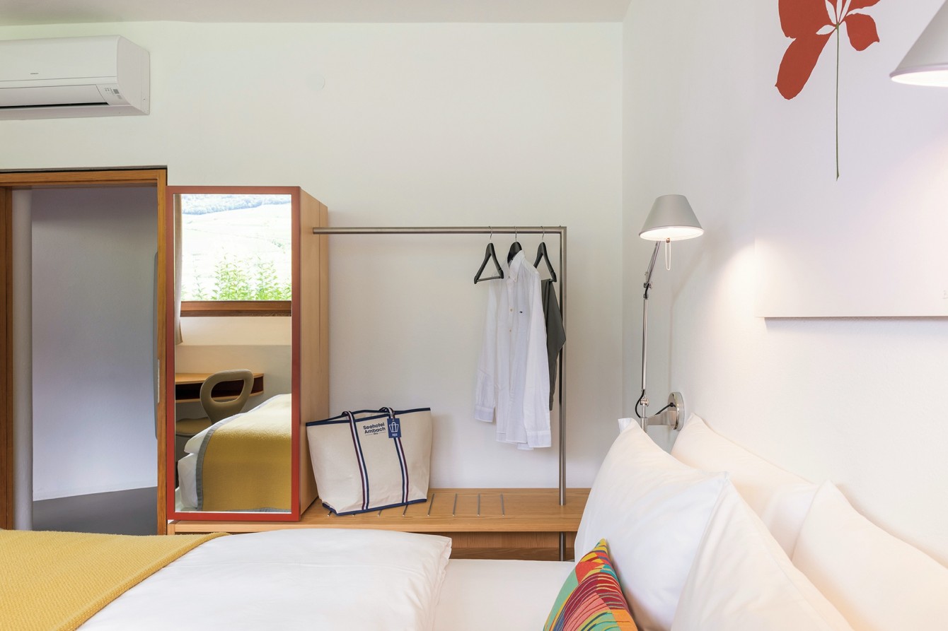 Seehotel Ambach Basic Suite Bett