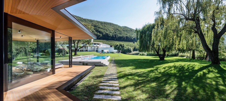 Hotel direttamente al Lago di Caldaro, hotel nella natura a Caldaro Seehotel Ambach in Alto Adige con accesso diretto al lago, Walter Angonese, Badehaus