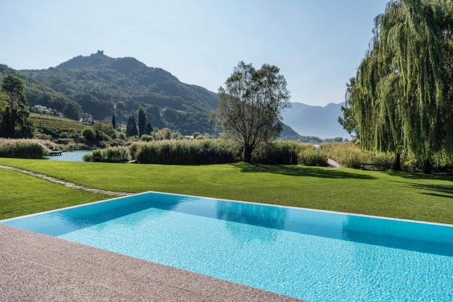 Seehotel Ambach Opening Special Design Shadowy Moroso