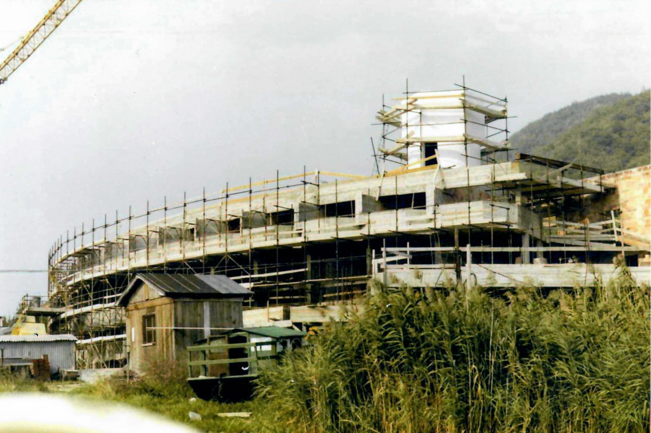 Hotel direkt am Kalterer See mit direktem Seezugang, Seehotel Ambach, Architektur, Othmar Barth, 70er Jahre Stil, Bauphase