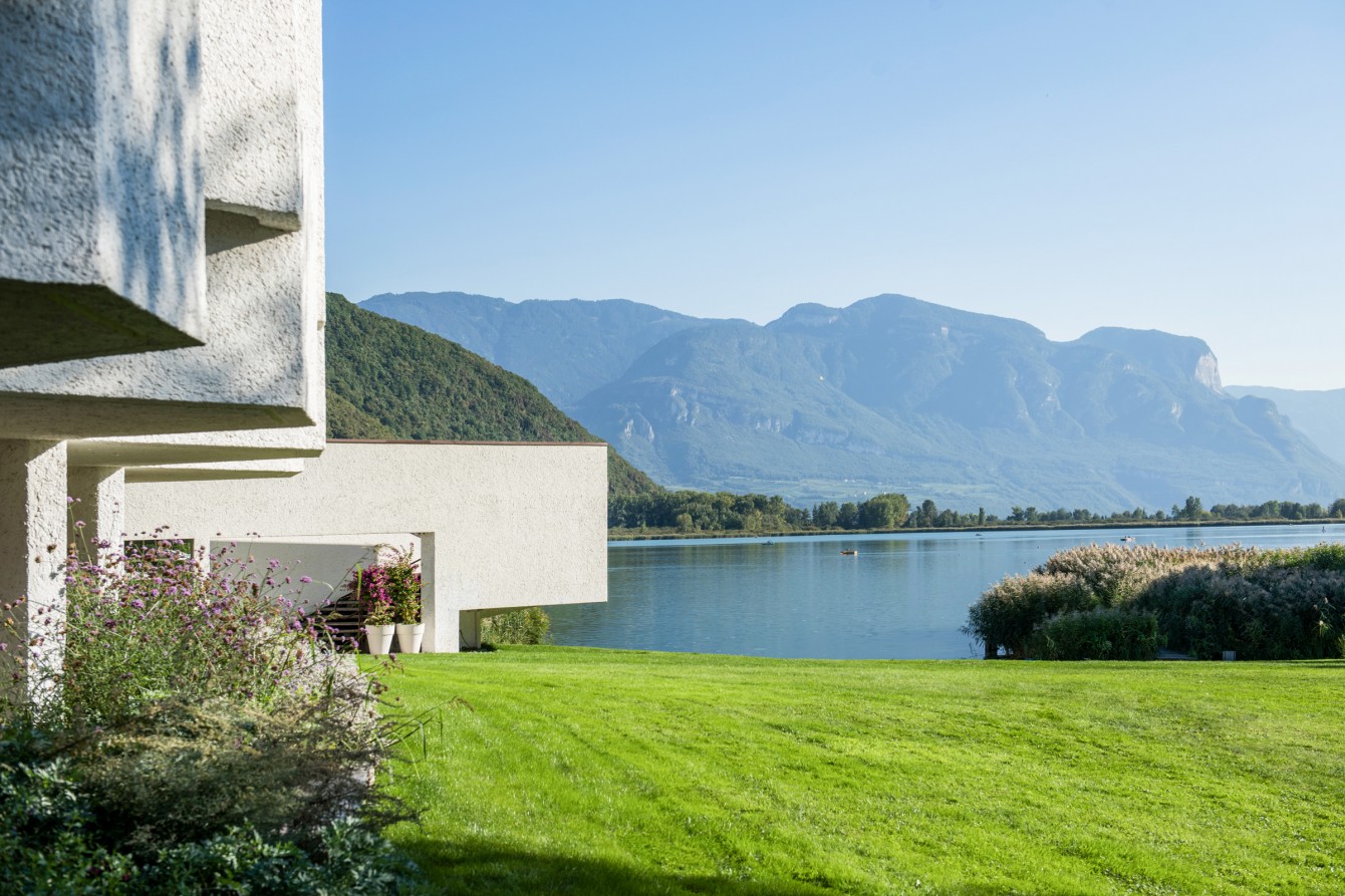 Einzigartige Aussicht auf den Kalterer See Panorama am Kalterer See best View am Kalterer See in Südtirol